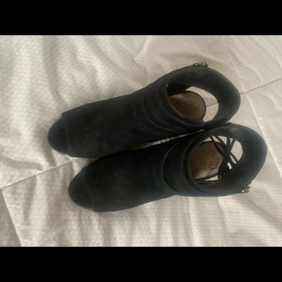 VINCE CAMUTO black suede, open toe shoes with tassel - Picture 3 of 6